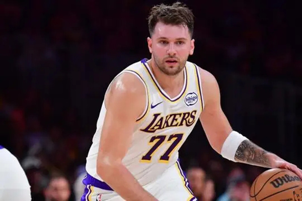 湖人主帅雷迪克透露东契奇回归时间表 周日战<a href=/lanqiuxg/76ers/ target=_blank class=infotextkey>76人</a>成潜在复出战