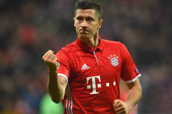 拜仁本赛季强势崛起,莱万更打破多项纪录