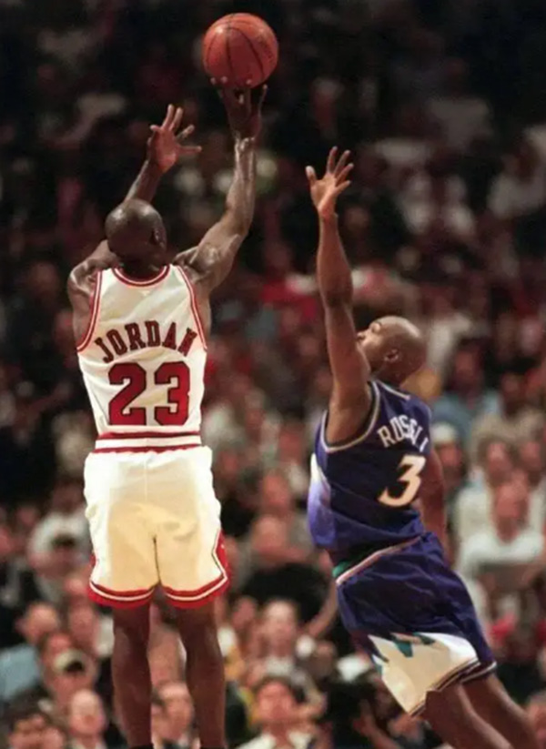 芝加哥公牛队:NBA历史十大经典事件回顾