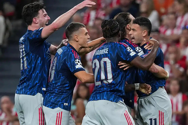 欧冠-阿森纳客场2-0击败毕包,马丁内利、特罗萨德替补互送传射