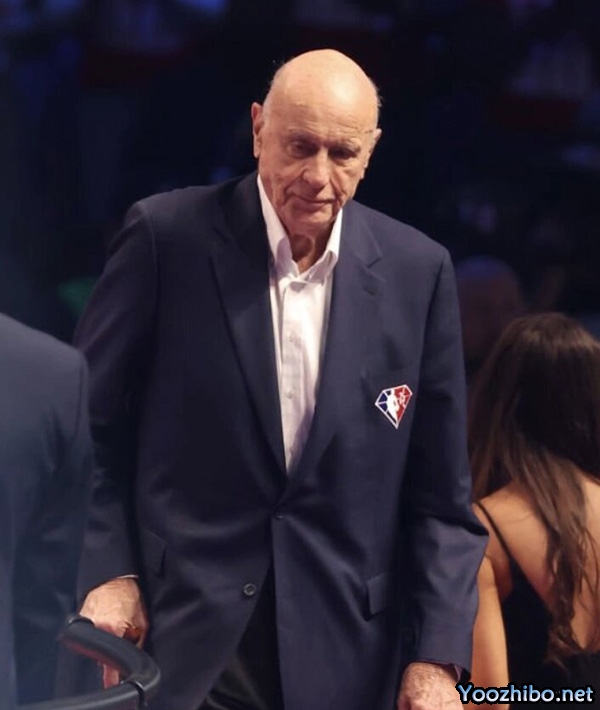 鲍勃-佩蒂特:两届MVP与NBA75大巨星的荣耀之路