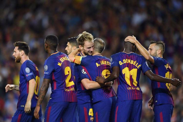 巴萨一直要重建,但是队内球星一个没有清理