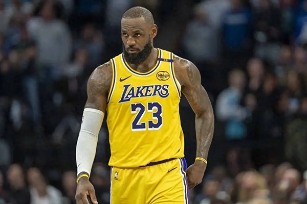 ​​湖人媒体日：艾顿、斯玛特亮相，坦言为与詹姆斯并肩感到振奋​​