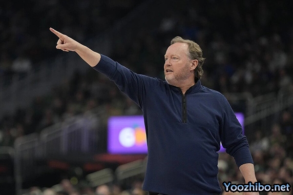 迈克-布登霍尔泽:2014-15赛季NBA最佳教练的辉煌之路