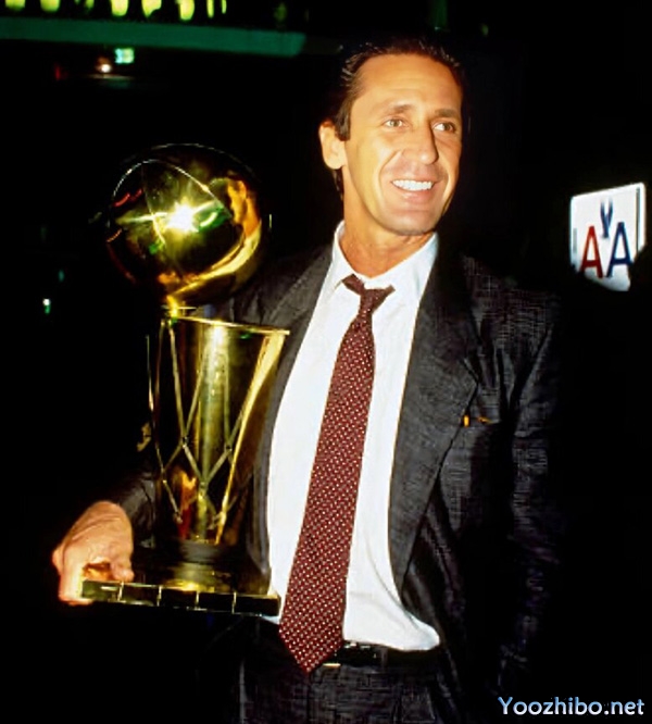 帕特-莱利:1989-90赛季的NBA最佳教练与<a href=/lanqiuxg/lakers/ target=_blank class=infotextkey>湖人</a>王朝的缔造者