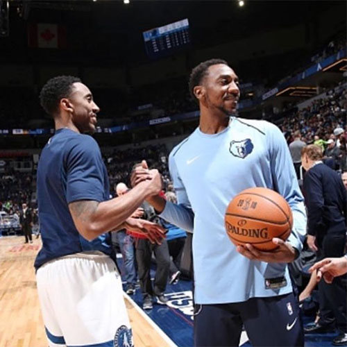 杰夫-蒂格与弟弟马奎斯