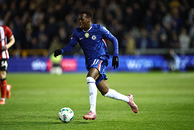 007再现?21岁吉滕斯5600万加盟6场0球0助,半小时仅16触球8次丢失