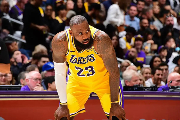 NBA休赛期动态：<a href=/lanqiuxg/lakers/ target=_blank class=infotextkey>湖人</a>伤病、勇士签约与<a href=/lanqiuxg/76ers/ target=_blank class=infotextkey>76人</a>合同进展