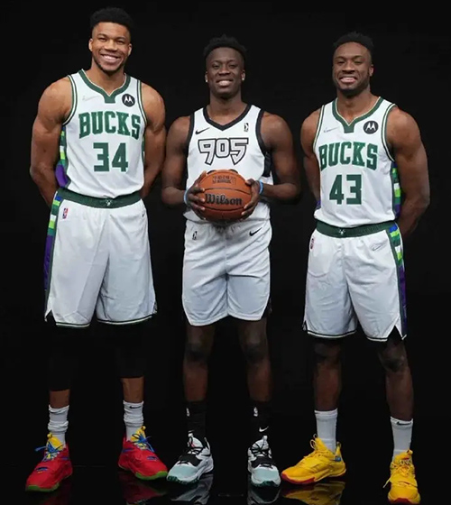 雄鹿签下字母弟亚历克斯，三兄弟同队创NBA历史