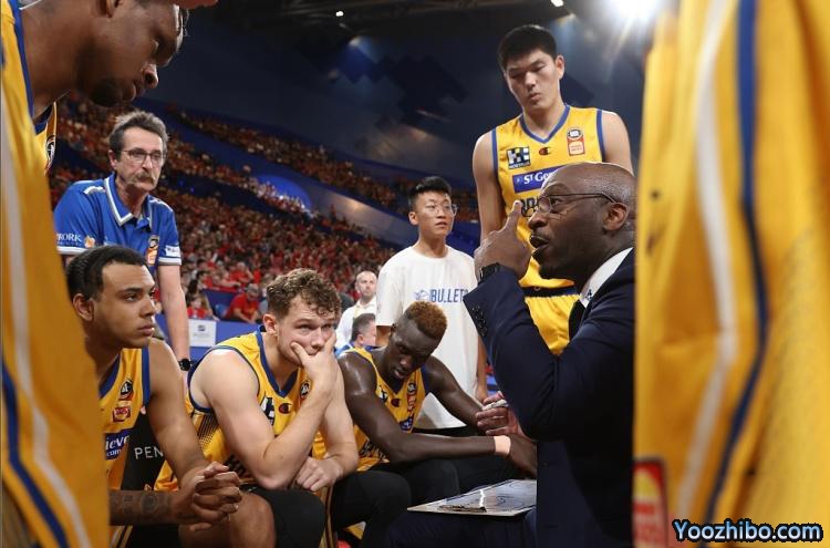 国王71-69绝杀子弹 刘传兴未登场 库克斯15+13 马丁17+9