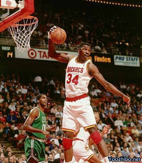 NBA75大巨星:哈基姆-奥拉朱旺的全面篮球技艺